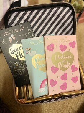 Special edition Too Faced I Believe in Pink Palette